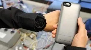 Невероятный чехол mophie shake pack для iPhone
